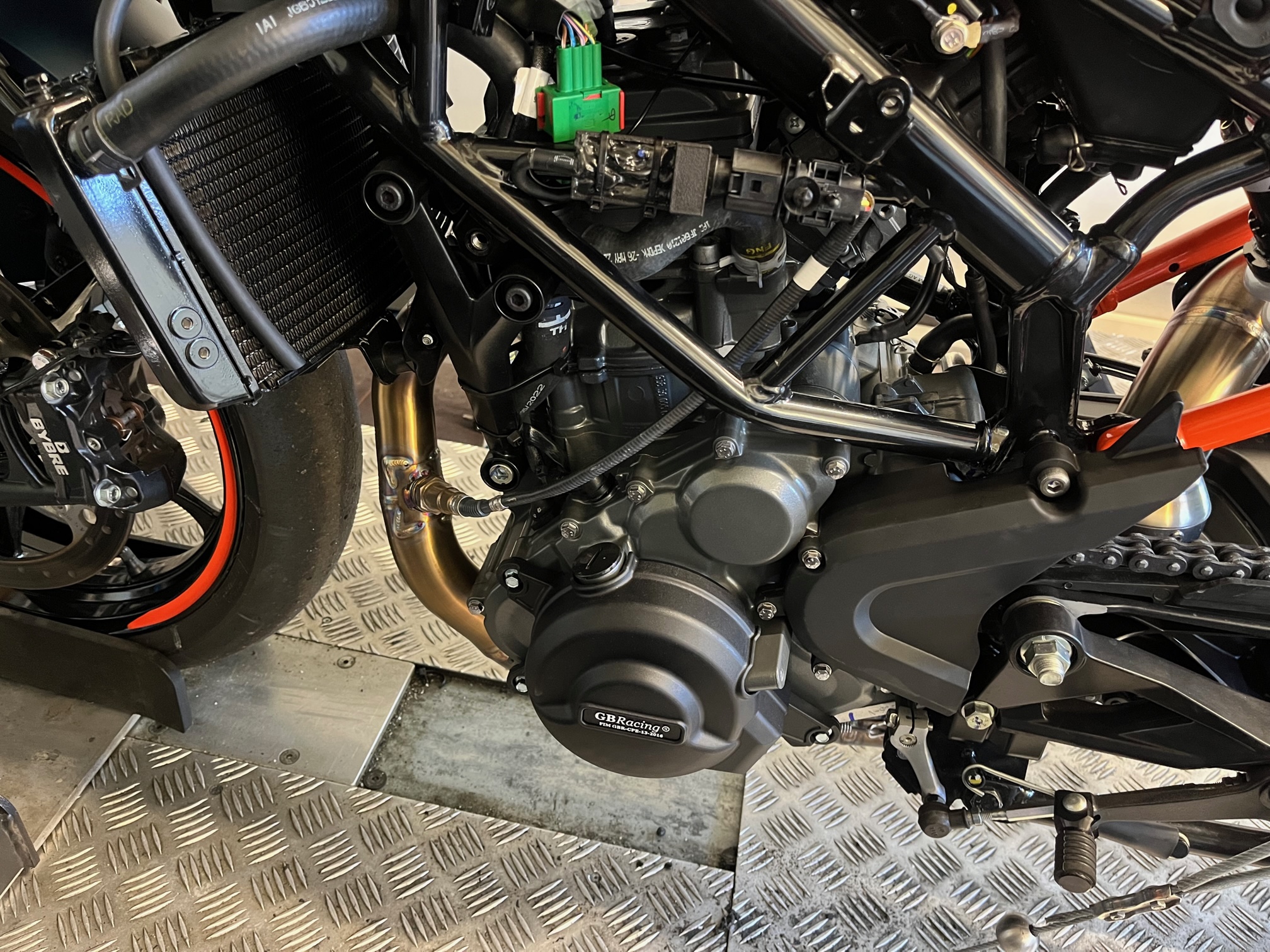 KTM RC390 Tuning Kit MCE/RP Exhaust - Rennstreckenumbau